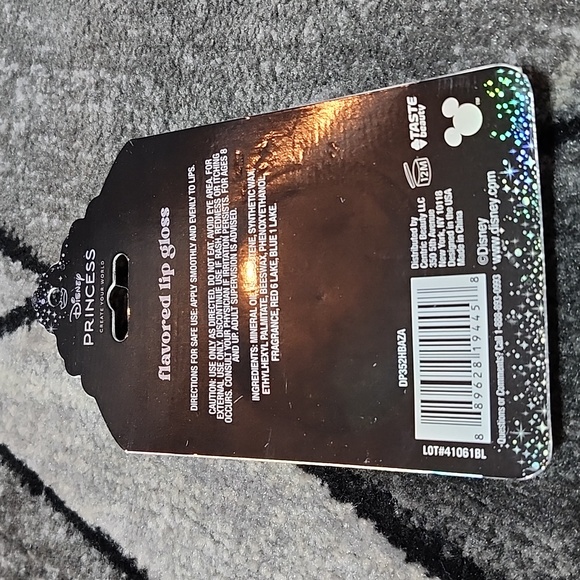 DISNEY PRINCESS SHIMMER LIP GLOSS MOLDED SHAPED LIP BALM NAIL-SET SHAKER… - Picture 12 of 15